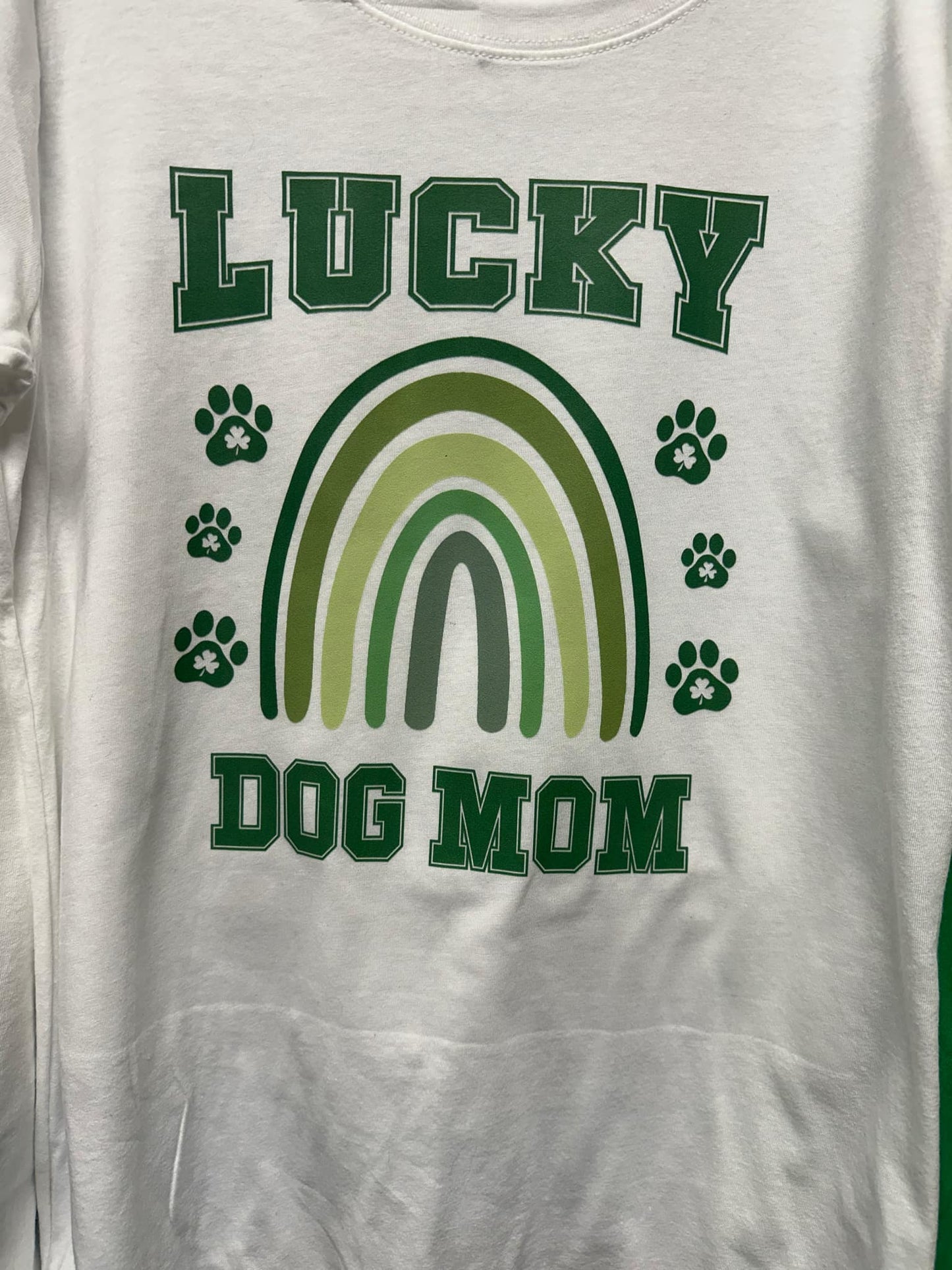 Lucky Dog Mom – T-Shirt Design